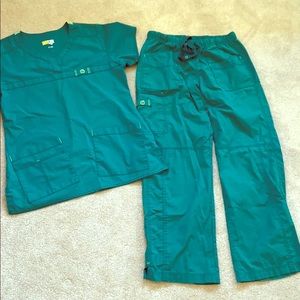 Wonder Wink Scrub Set